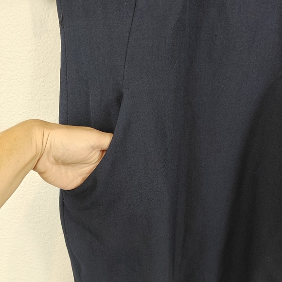 M.M. LaFleur New York Sheath Dress Navy Blue V-neck Short Sleeves Knee Length 8 - Picture 4 of 12